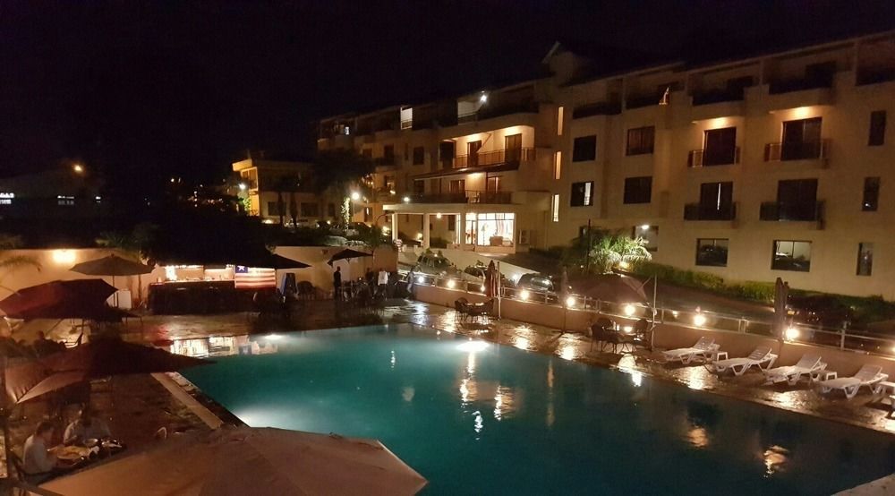 Palm Spring Resort Monrovia Exterior photo