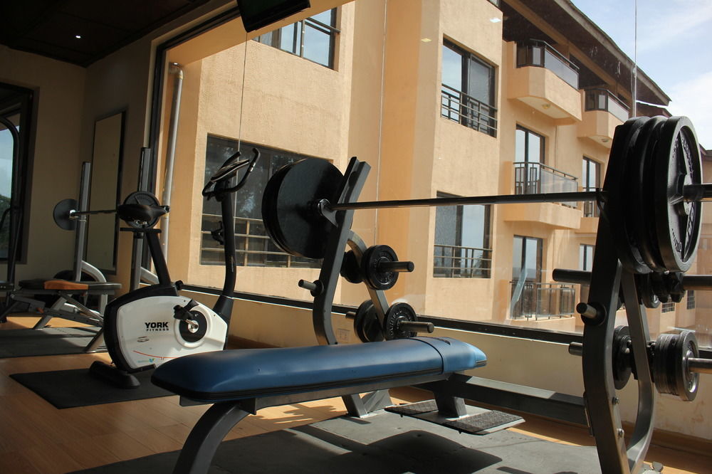 Palm Spring Resort Monrovia Exterior photo