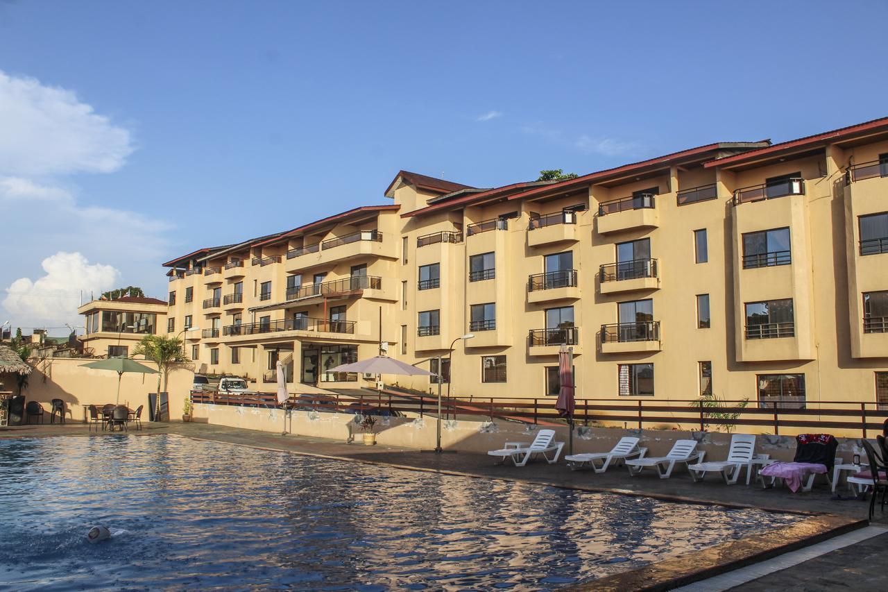 Palm Spring Resort Monrovia Exterior photo